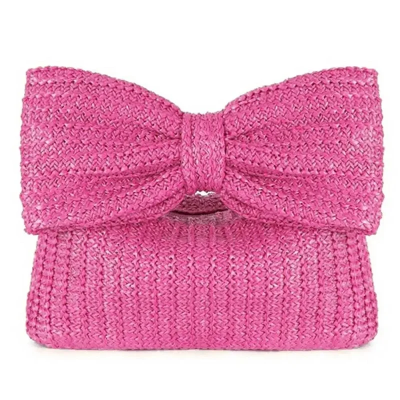 Clutch de Rafia: Crear Looks Informales y Elegante