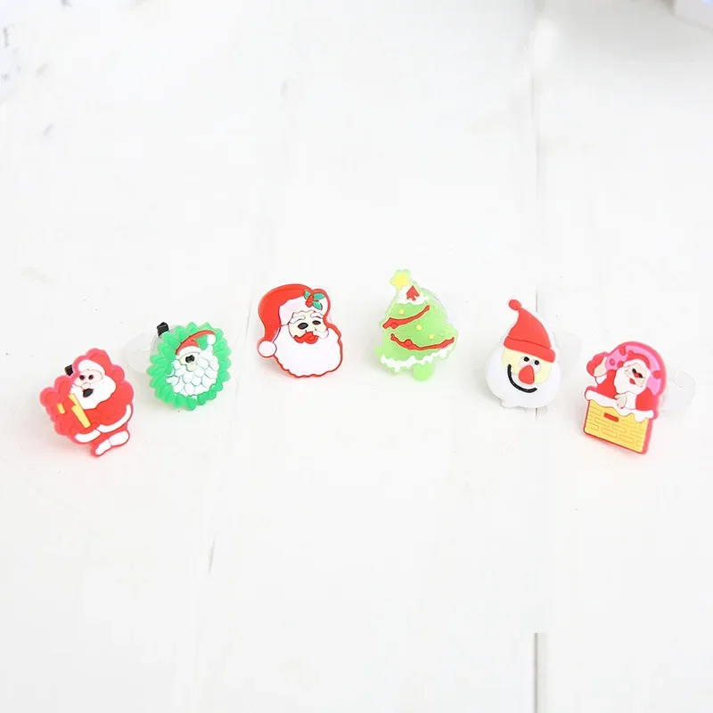 [Funny] 50pcs/lot Flashing LED Light Up Toys Christmas Santa Claus Christmas tree Snowflakes Snowmen Ring toy kids girl gift