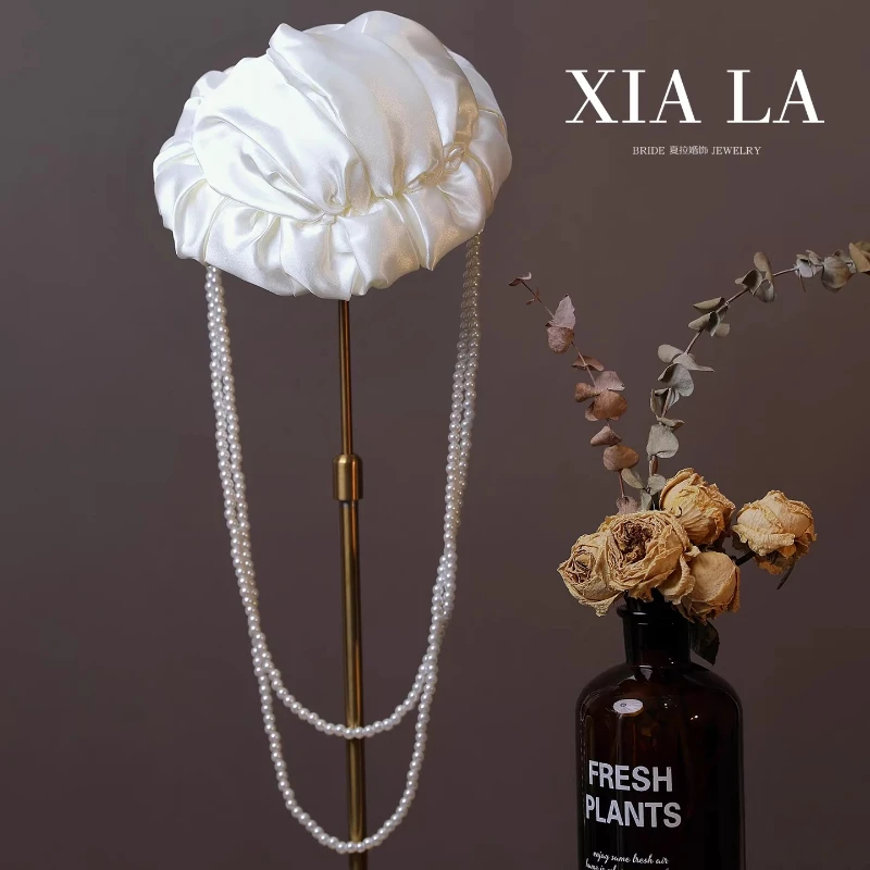 ブランド「クリンクリーサテン」のファシネーターハット、ヘアクリップ、フランスの女性向けロイヤルカクテルパーティー、競馬、パールチェーン、ファシネーターヘッドピース