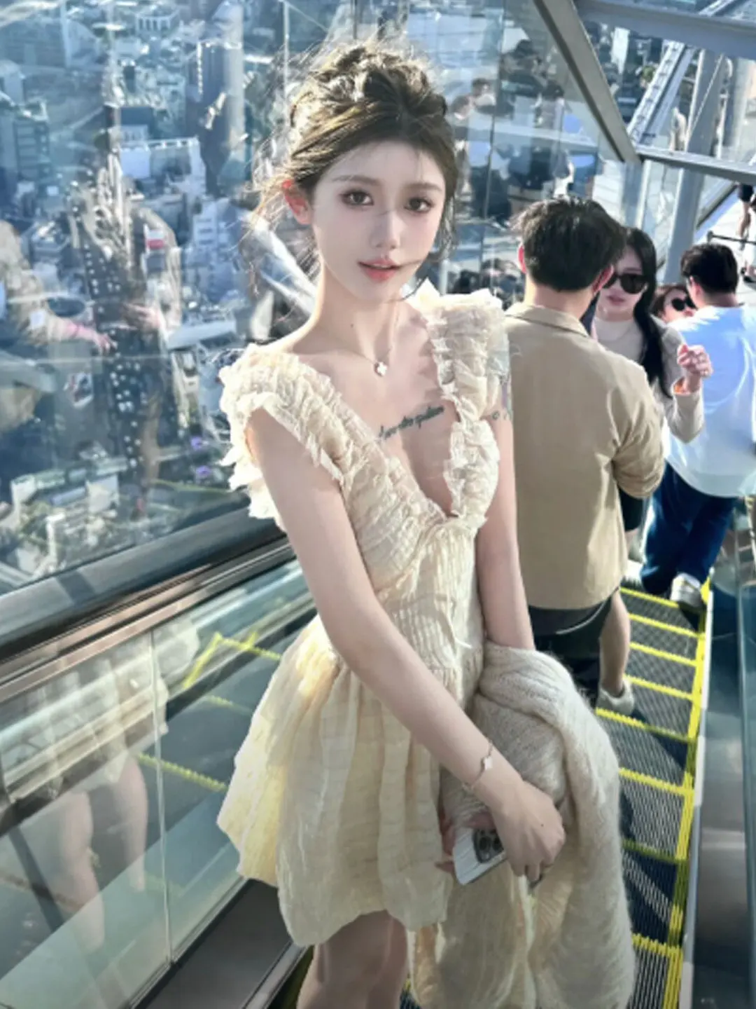 

Elegant V-Neck Waist-Cinched Fairy Short Skirt Spring Summer Fashionable Beautiful Dress Gentle Style Polymodal Fiber Skirt