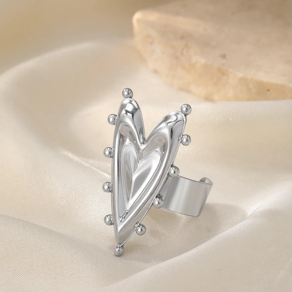 Stainless Steel Ring Fashionable New Design Romantic Peach Heart Carving Design Extravagant Rings For Women Jewelry Party Wear