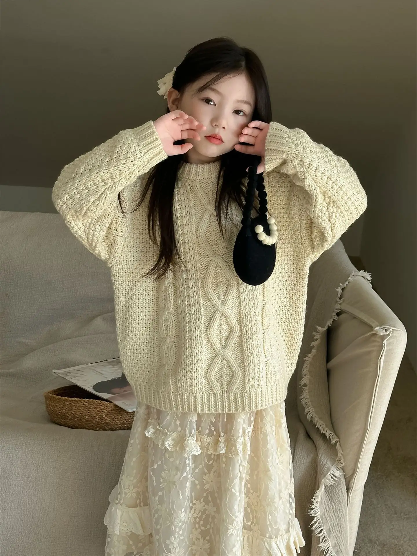 Girls sweater 2024 autumn new childrens wear Korean style foreign style comfortable lazy soft waxy twist knitted sweater casual