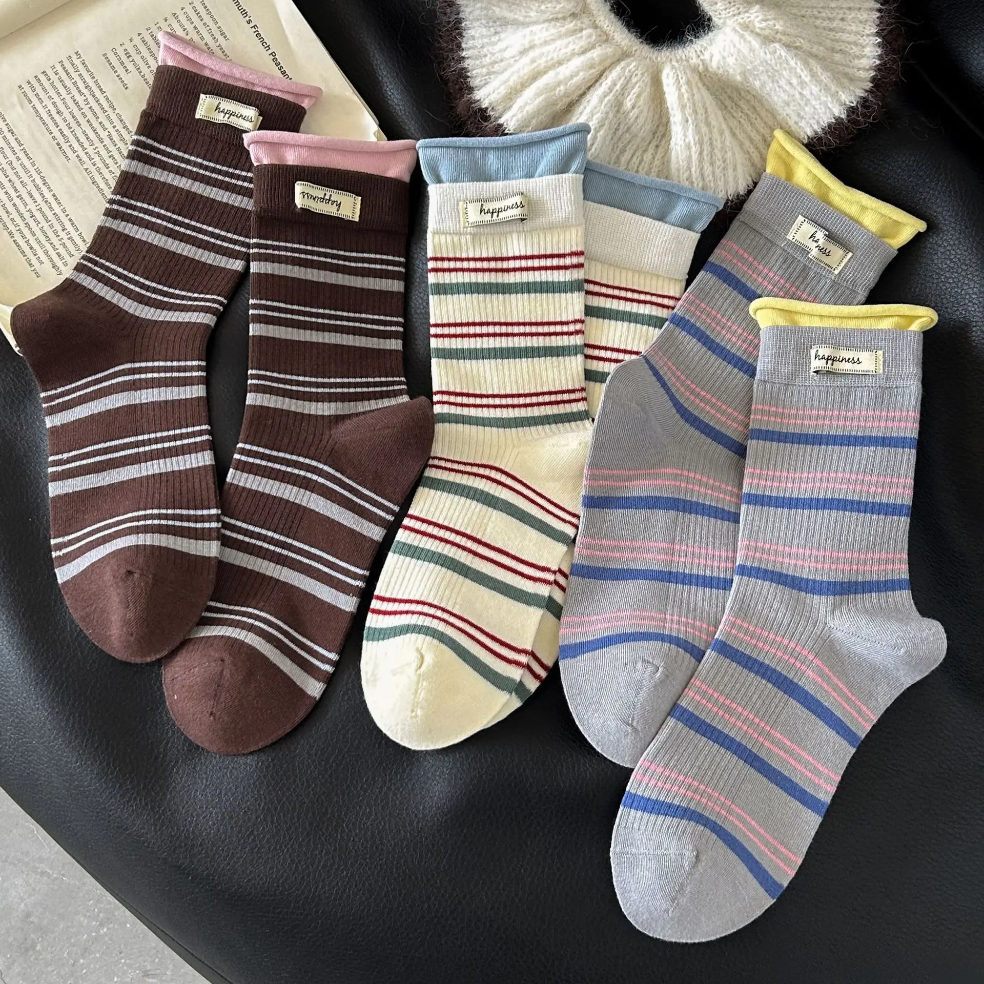 Japanische Frauen Socken Herbst und Winter Koreanische Farbe Passenden Mittelrohr Socken Lässige Mode Gestreifte Gestrickte Baumwolle Lange Socken – Detail 17