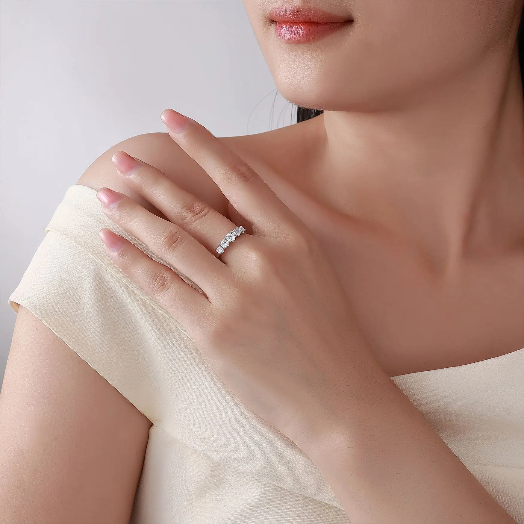 MINWEEN Moissanite 5 Stone Princess Cut Eternity Ring 925 Sterling Silver for Women Elegant Bridal Wedding Jewelry Gift