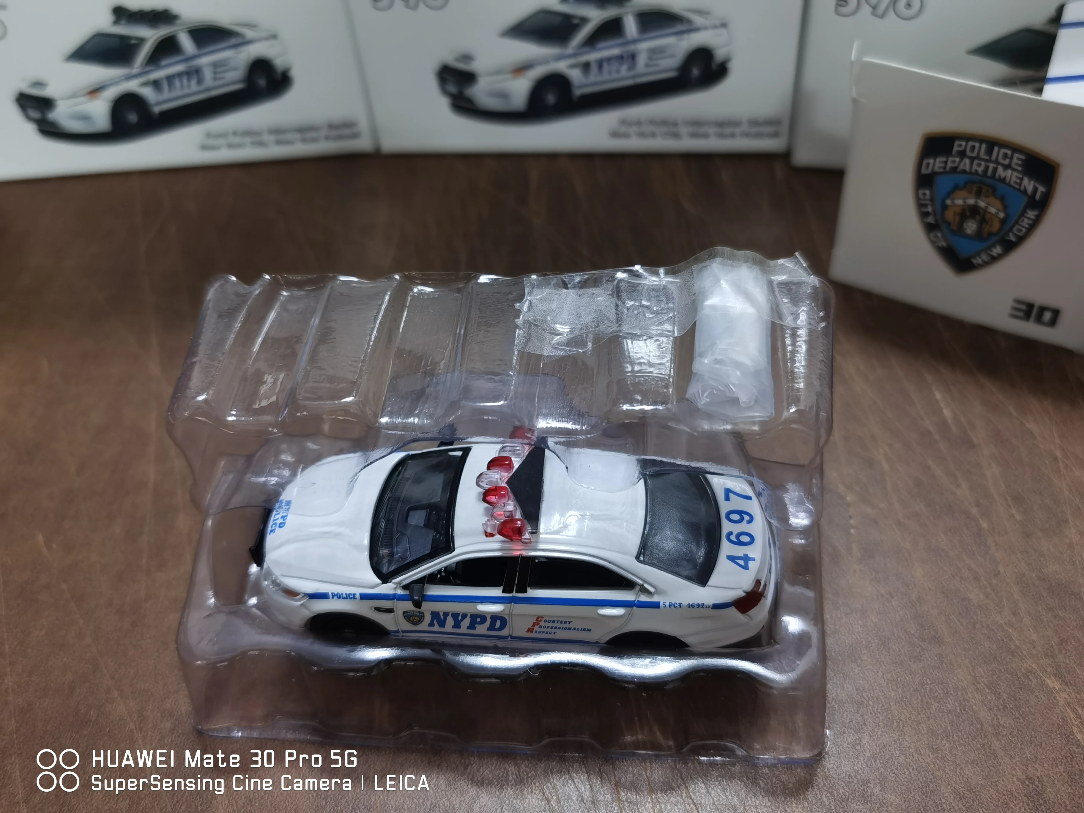 596 Model 1:64 Ford Taurus Police Car Herd Collection die cast alloy car model decoration gift