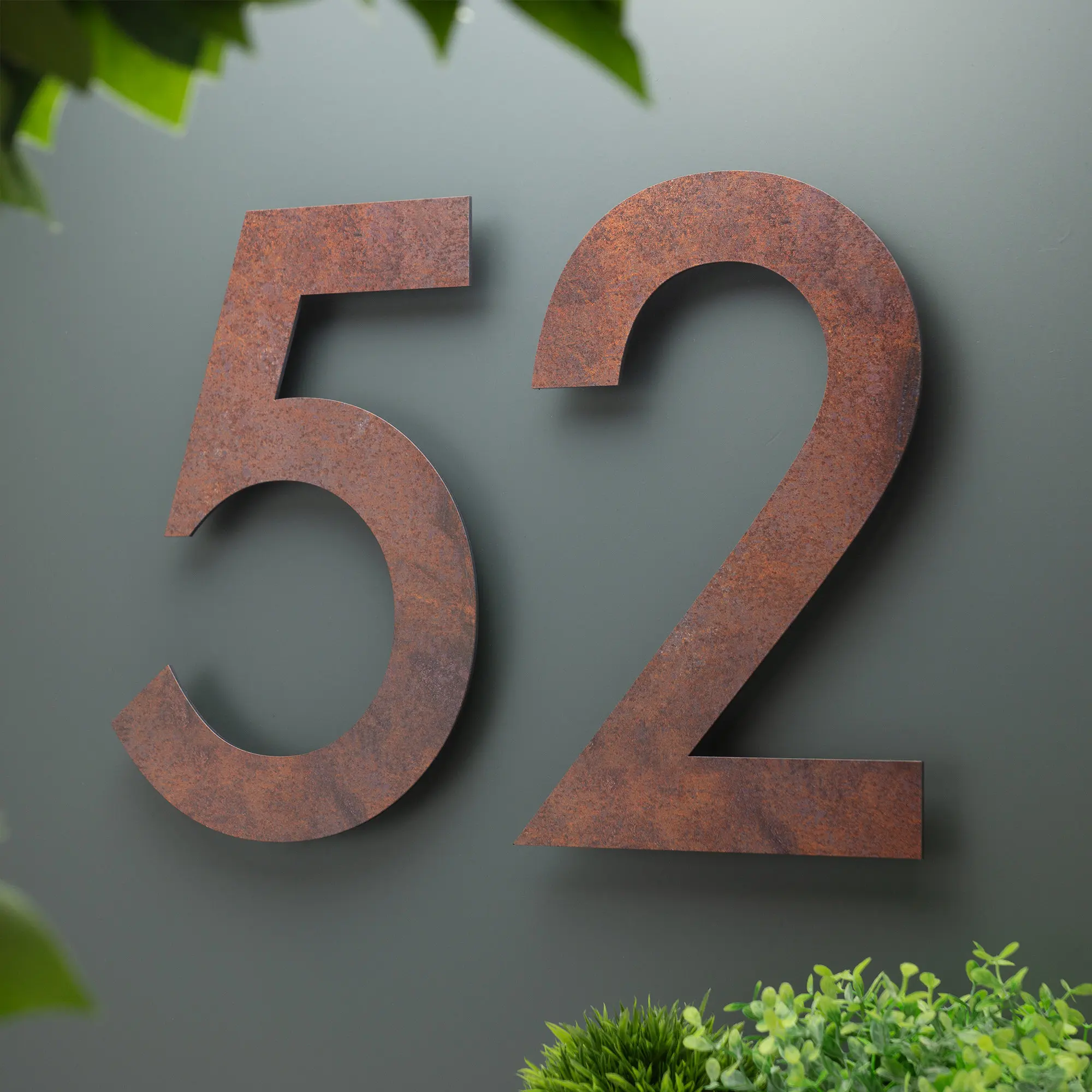 Modern House Number Sign Printed Rust Effect Address Plaque Rustic Rusty Effect Acrylic House Number Plate for Outdoor or Indoor