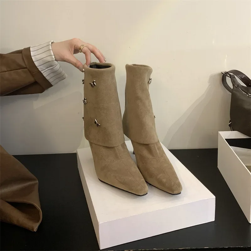 Botas de tornozelo para mulheres, decoração de metal, salto alto, botas de mulheres aconchegantes, design de luxo, moda, outono, inverno