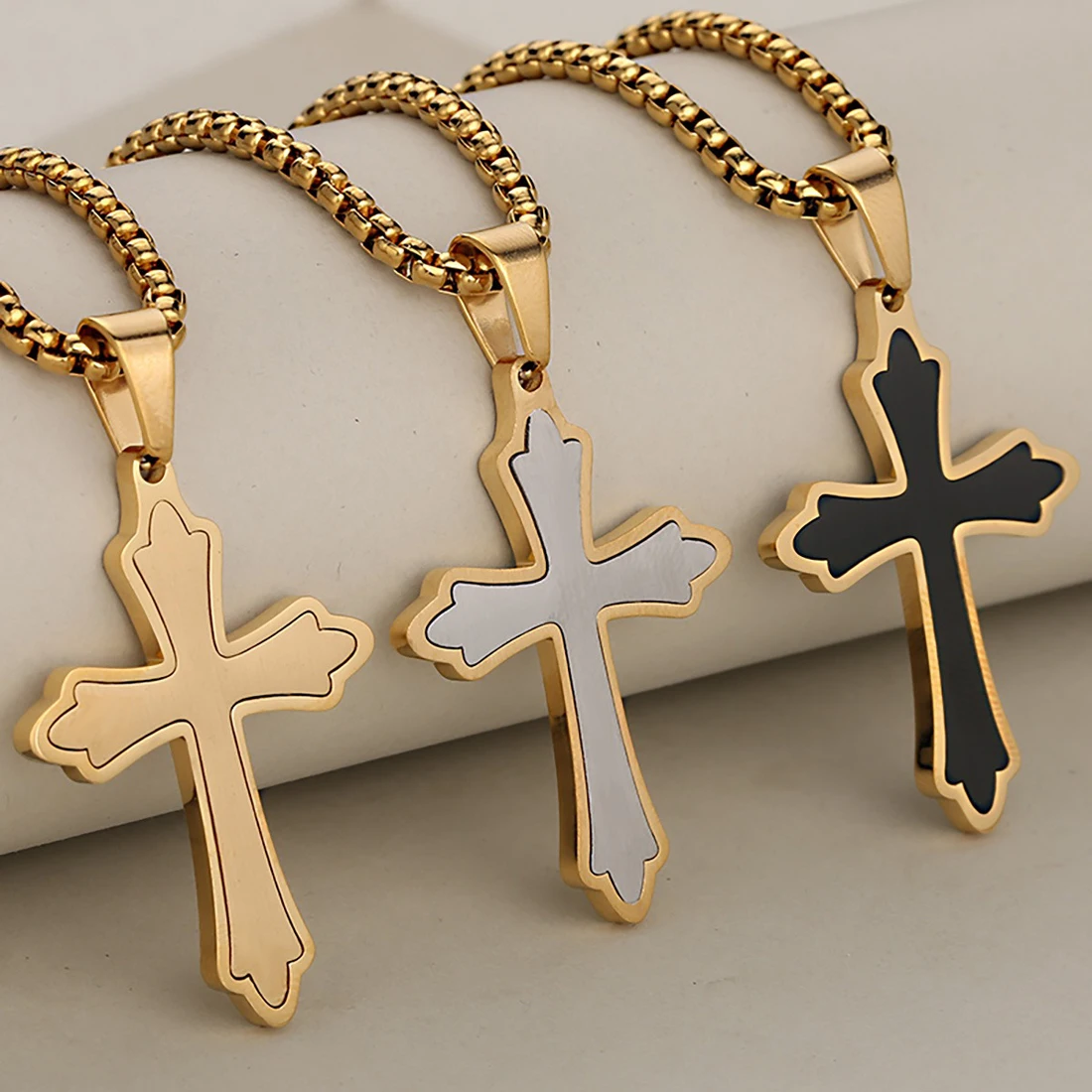 Vintage Ornate Flower‑Edge Cross Necklace Stainless Steel Contrast Color Cross Charm Pendant With Box Chain Christian Jewelry