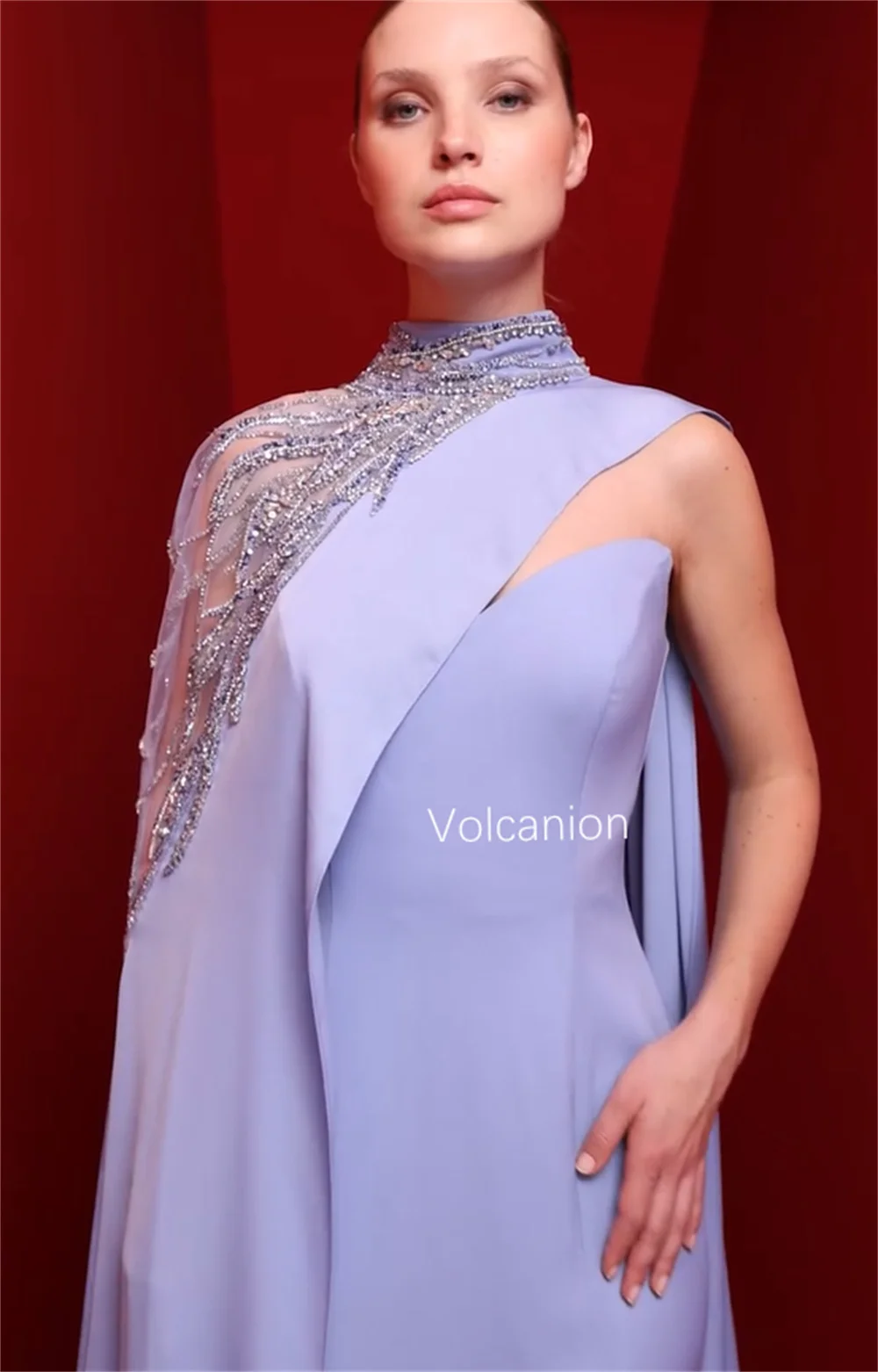 ที่กําหนดเองเจอร์ซีย์ประดับด้วยลูกปัด A-Line คอยาวชุด Bespoke โอกาสพรหมประณีตสบายๆขนาดม