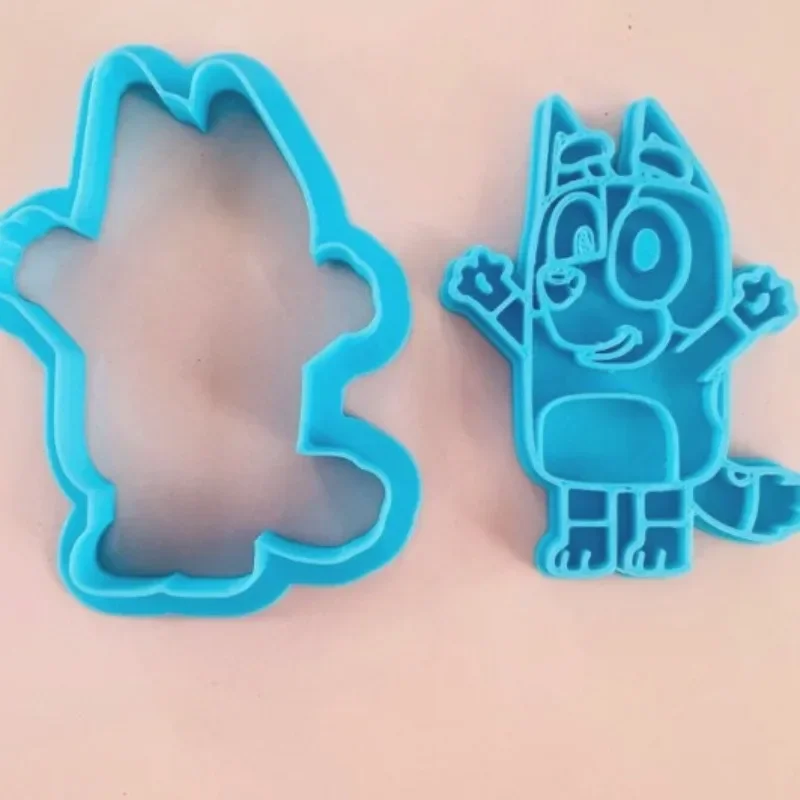 2 أنماط Bluey Bingo الكرتون ليتل الإبداعية قالب الكعكة Bluey عالية الجودة البلاستيك البسكويت قالب الكعكة ألعاب أطفال نموذج الهدايا #2