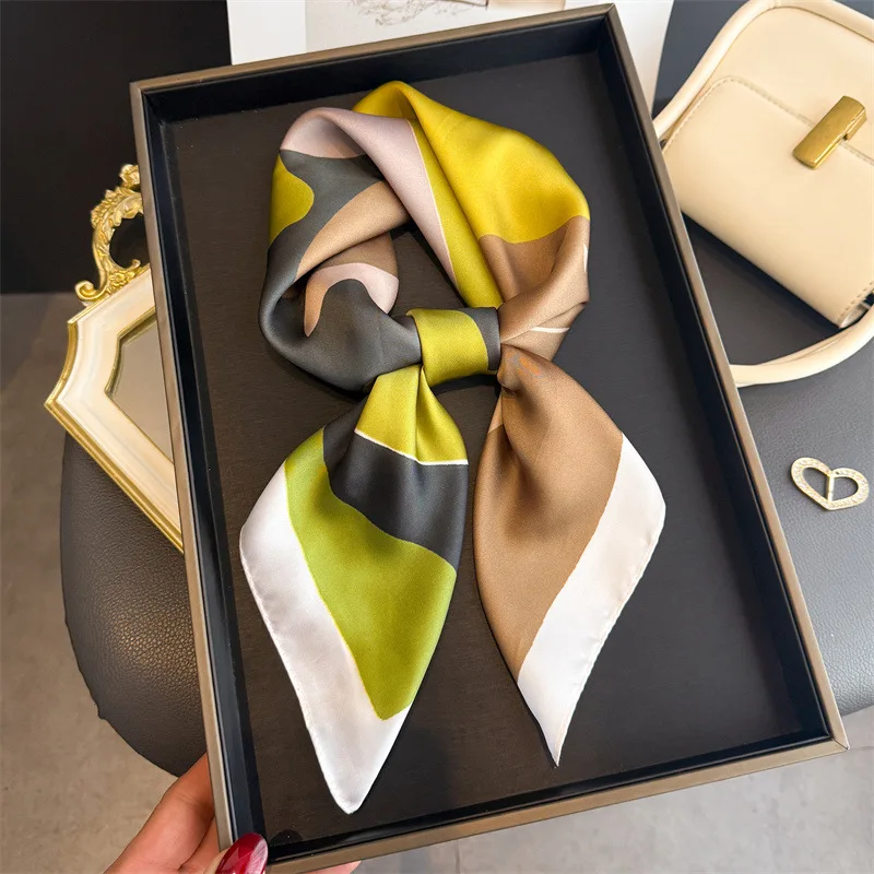 

Квадратный шарф с контрастным принтом лошади, роскошный мягкий атласный стильный универсальный шейный шарф для женщин, повязки для волос, платок, бандана