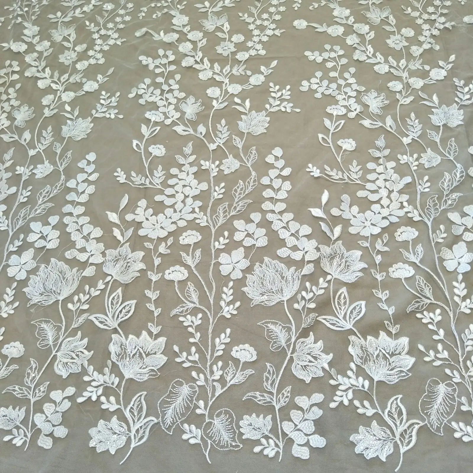 Elegant fashion bridal dress lace fabric 130cm width wedding dress fabric sequins lace selling by yard