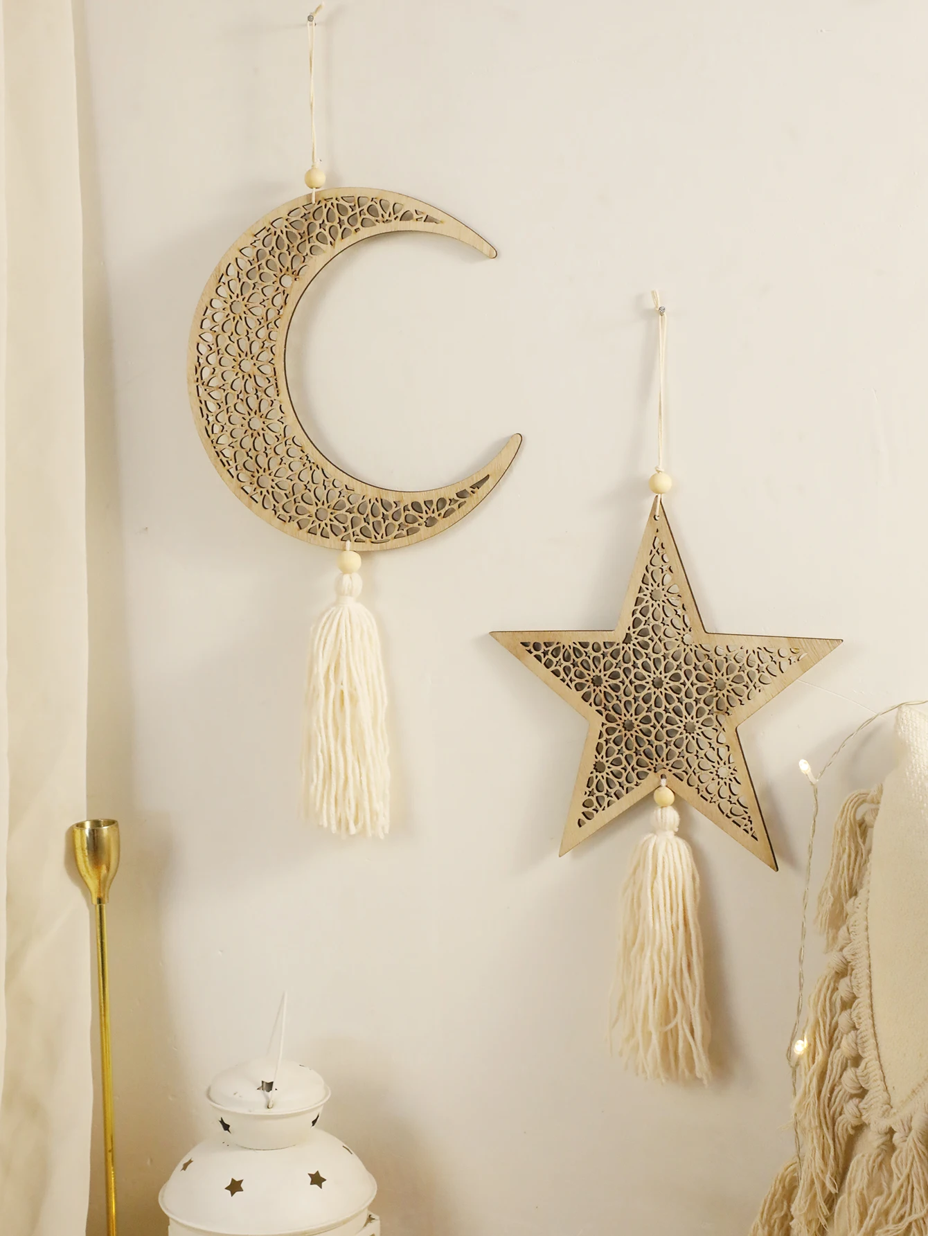 Ramadan Wooden Hanging Ornaments，Moon and Star Hollow Mesh Wall Decor with Tassel ，Eid Mubarak Muslim Decor，Ramadan Kareem Gift