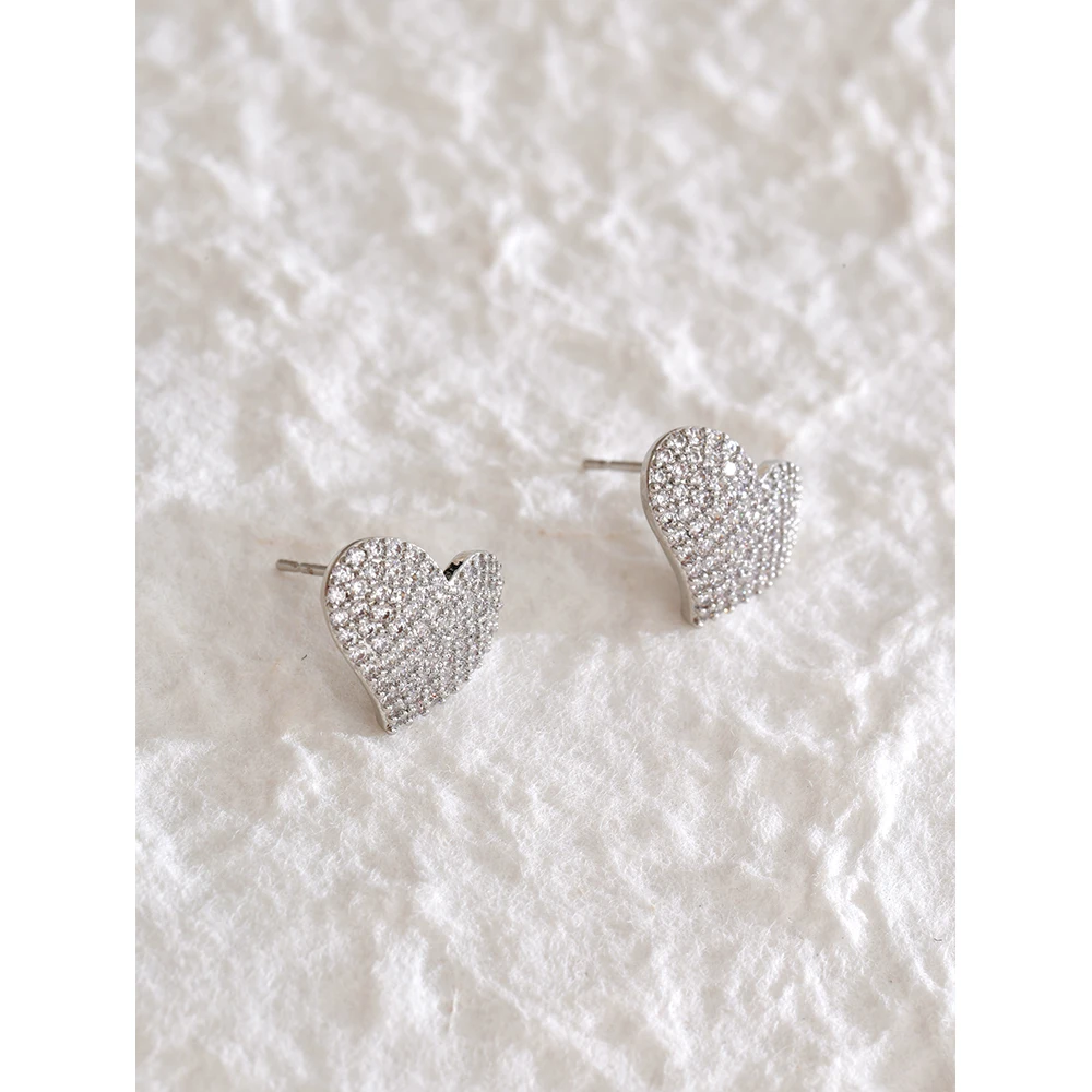 Mchic Exquisite Micro-Inlaid Zircon Heart Stud Earrings S925 Silver Post Copper Sweet Fashion Jewelry for Women Wholesale