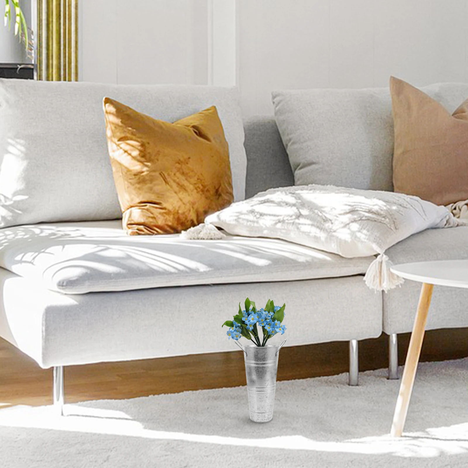 

1Pcs Vintage Retro Iron Sheet Flower Bucket Simulated Vase Floral Display Bucket Decorative Use Iron Retro Vase