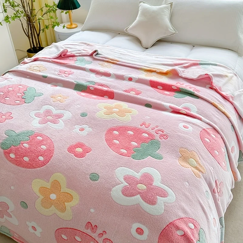 Strawberry Floral Throw Blanket Soft Flannel All-Season Cozy Bedspread with Pink Strawberries Green Leaves Machine Washable