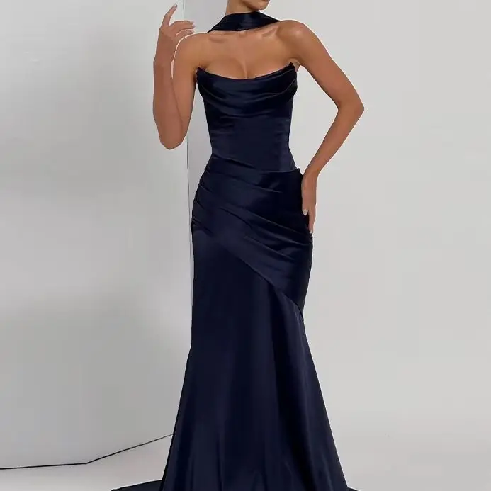 

Glamorous Elegant Satin Evening Gown Halter Neck Women's Party Modest Vintage Chic Designers Formal Female Wear