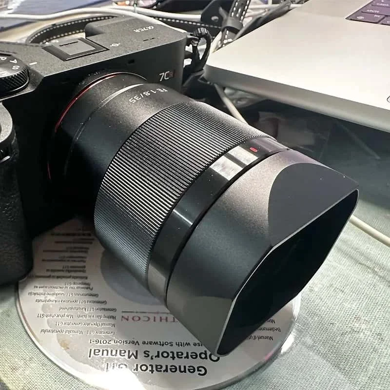 Sony FE 1.8/35 35mm F1.8 SEL35F18F用メタルキャップ付きレンズフード