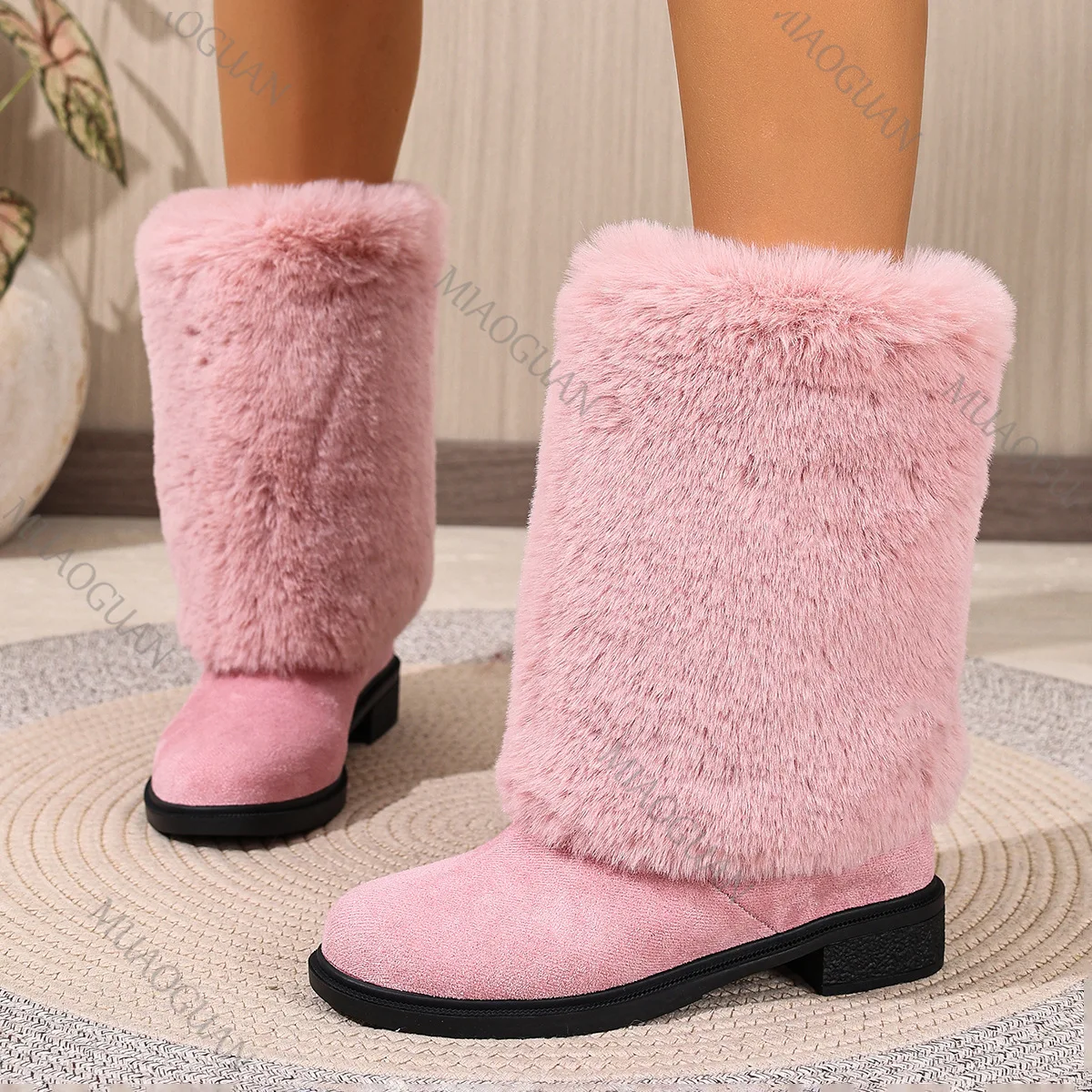 Botas de neve de inverno feminino botas de salto grosso emenda de pele meados de bezerro mulher de pelúcia quente cabeça redonda deslizamento em botas femininas peludas