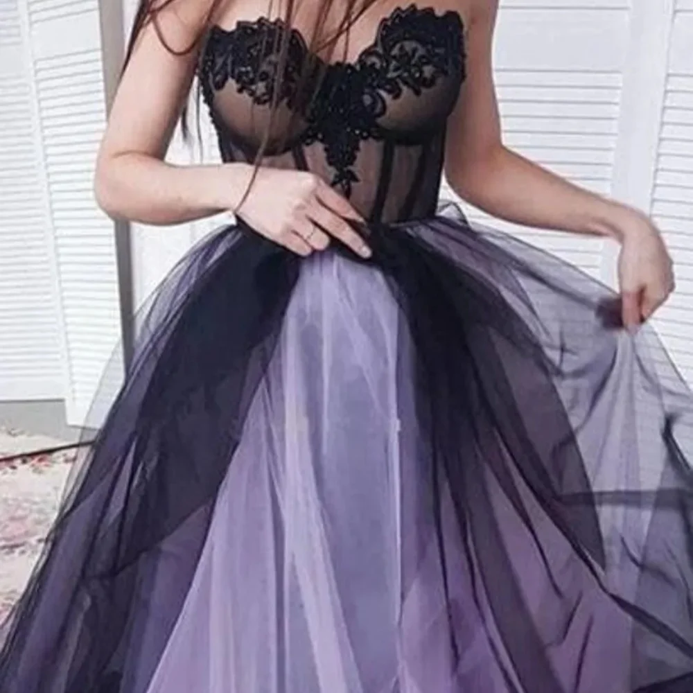 2024 Gothic A Line Dress Purple and Black Strapless Appliqué Lace Tulle Plus Size Wedding Dress Bridal Dress Formal Occasion