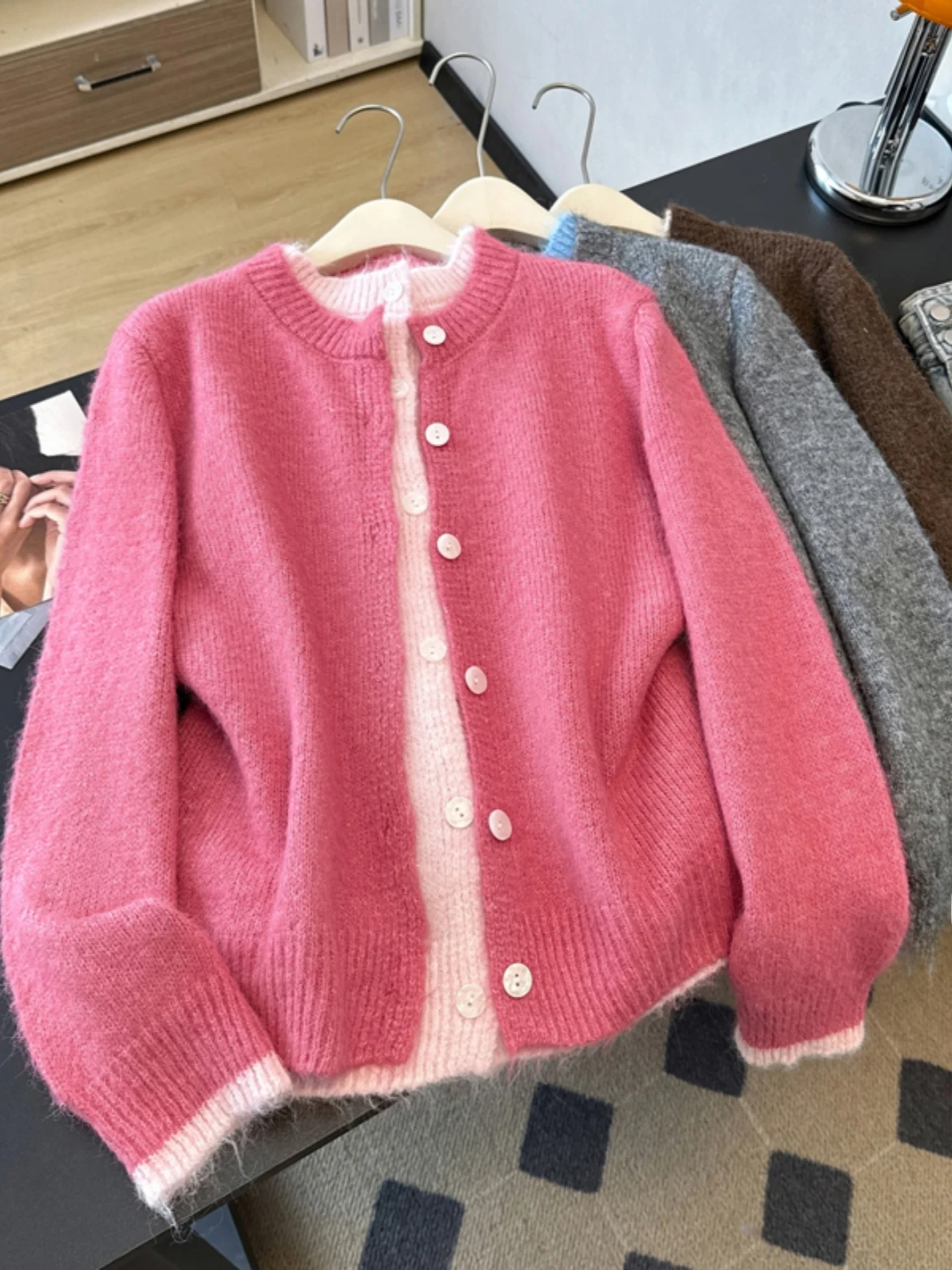 

Korean Style Short Knitted Cardigan Sweater Women's Spring Autumn plus Size Color Block Chic Top Soft Comfortable Loose Fit