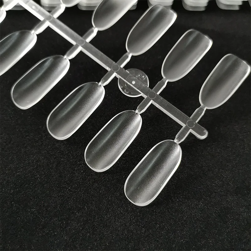 10 Sets, 240 Stück künstliche Nagelspitzen in natürlichen weißen, transparenten und schwarzen Farben für die Nagellack-Gel-Display mit Regal