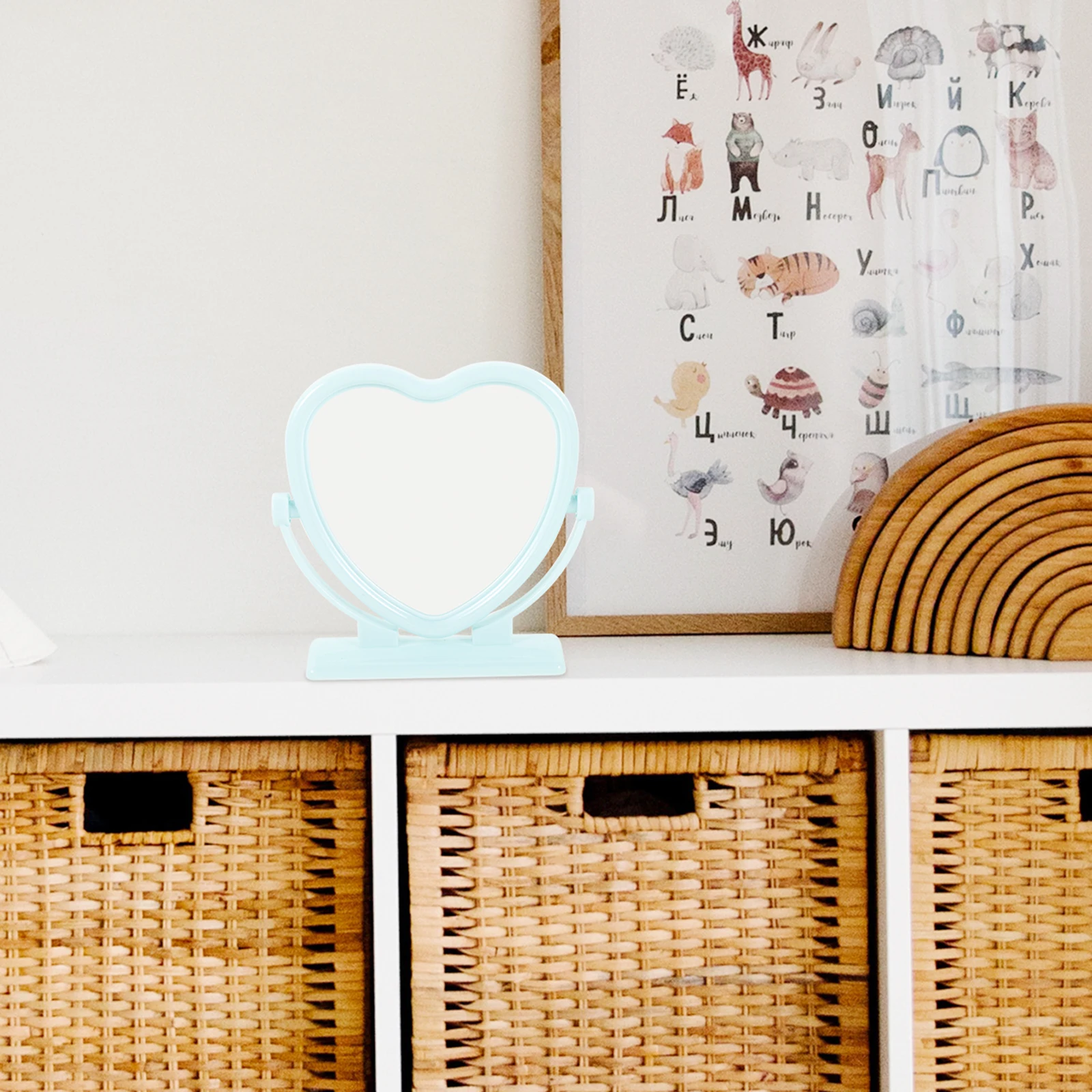 กระจกตั้งโต๊ะรูปหัวใจพร้อมการสะท้อนที่ชัดเจน ดีไซน์หมุนได้สำหรับแต่งหน้า โกนหนวด ใช้ในสำนักงาน ตกแต่งห้องนอนสวยงาม