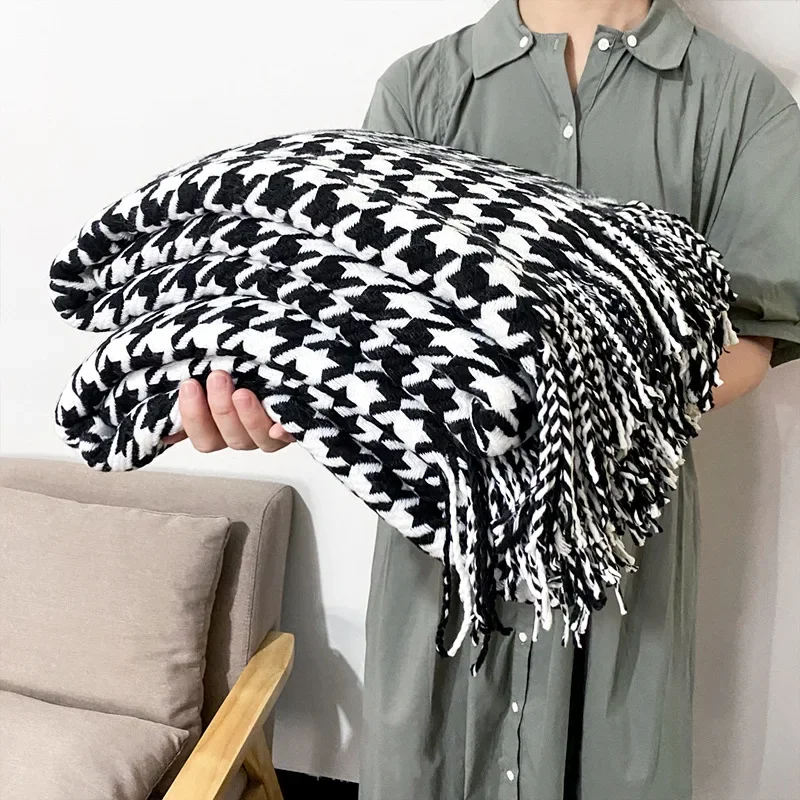 manta-moderna-y-sencilla-con-diseno-de-pata-de-gallo-en-blanco-y-negro-decorativa-para-sofa-toalla-de-cama-para-hotel-y-hogar-manta-suave-con-borlas