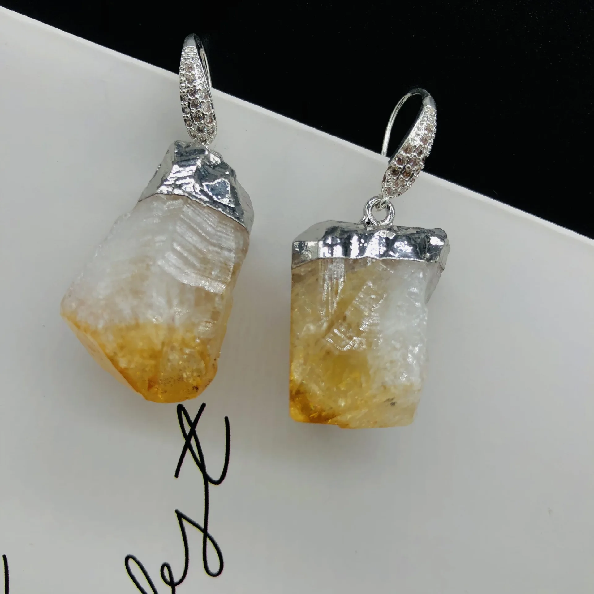 brincos-de-ametista-2024-verao-nicho-feminino-design-estilo-simples-personalidade-unica-internet-celebridade-ins