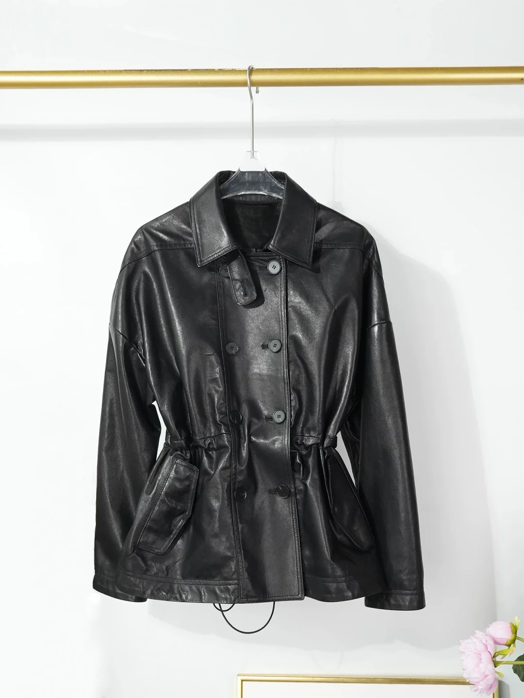 

Новая женская кожаная куртка весна 2026 с утяжкой на талии и воротником, из высококачественной овечьей кожи