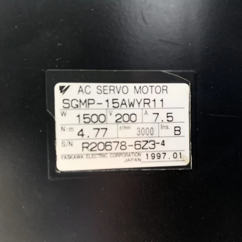 Yaskawa SGMP-15AWYR11 Servo Motor New In Box Expedited Delivery