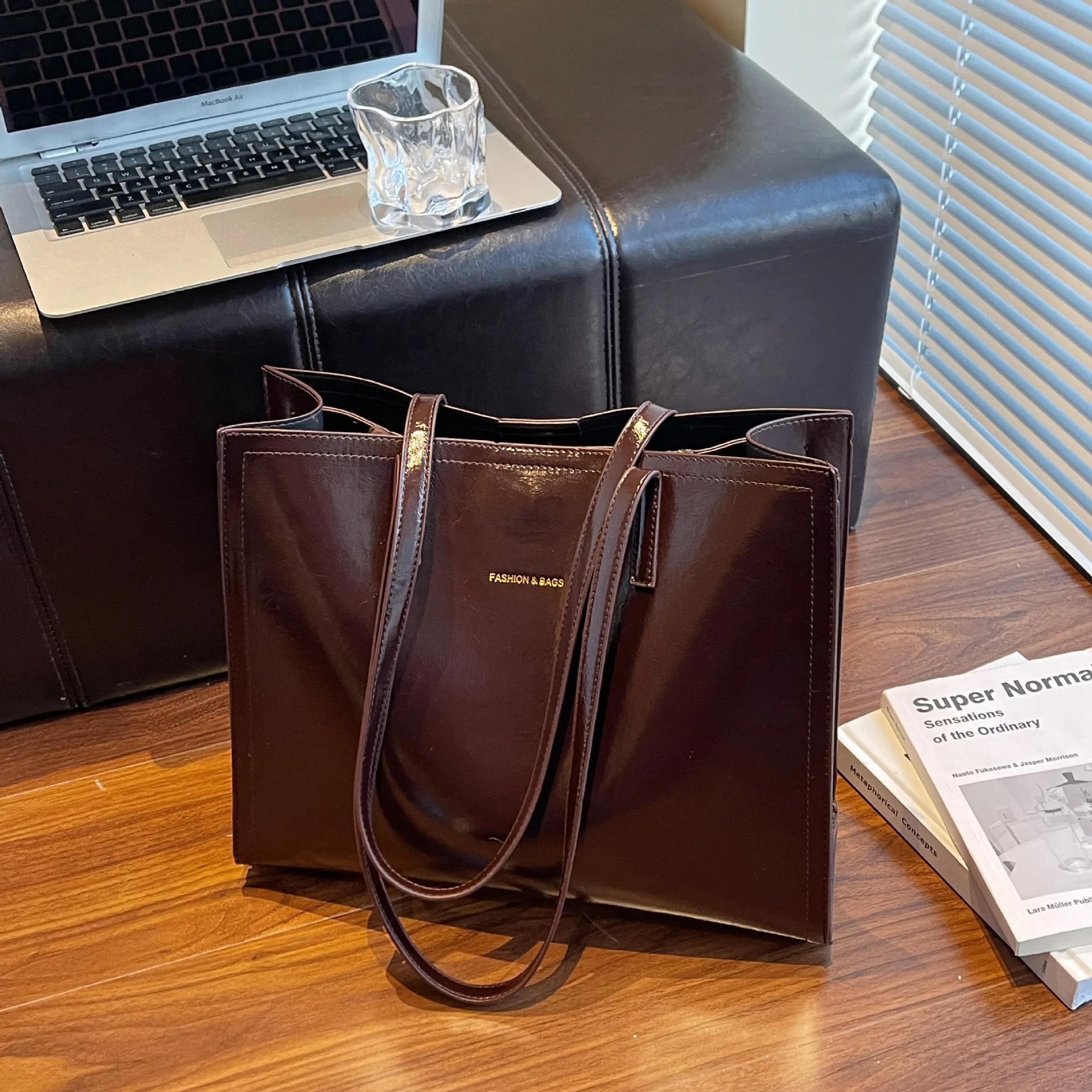 

Women Vintage Shoulder Bag with Pendant Slouchy Tote Purse Large Capacity Fashion Shoulder Bag Ladies Travel Handbag