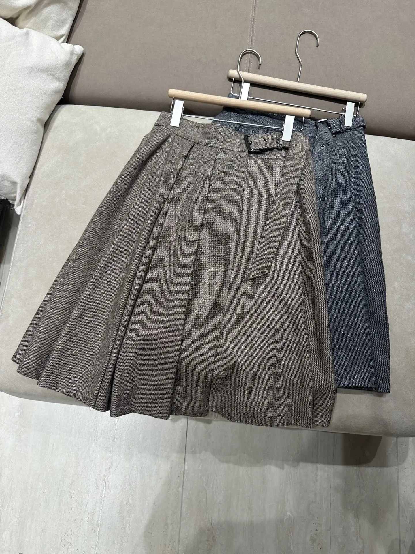 2026Women's Autumn Mid-Length A-Line Wool-Blend Skirt