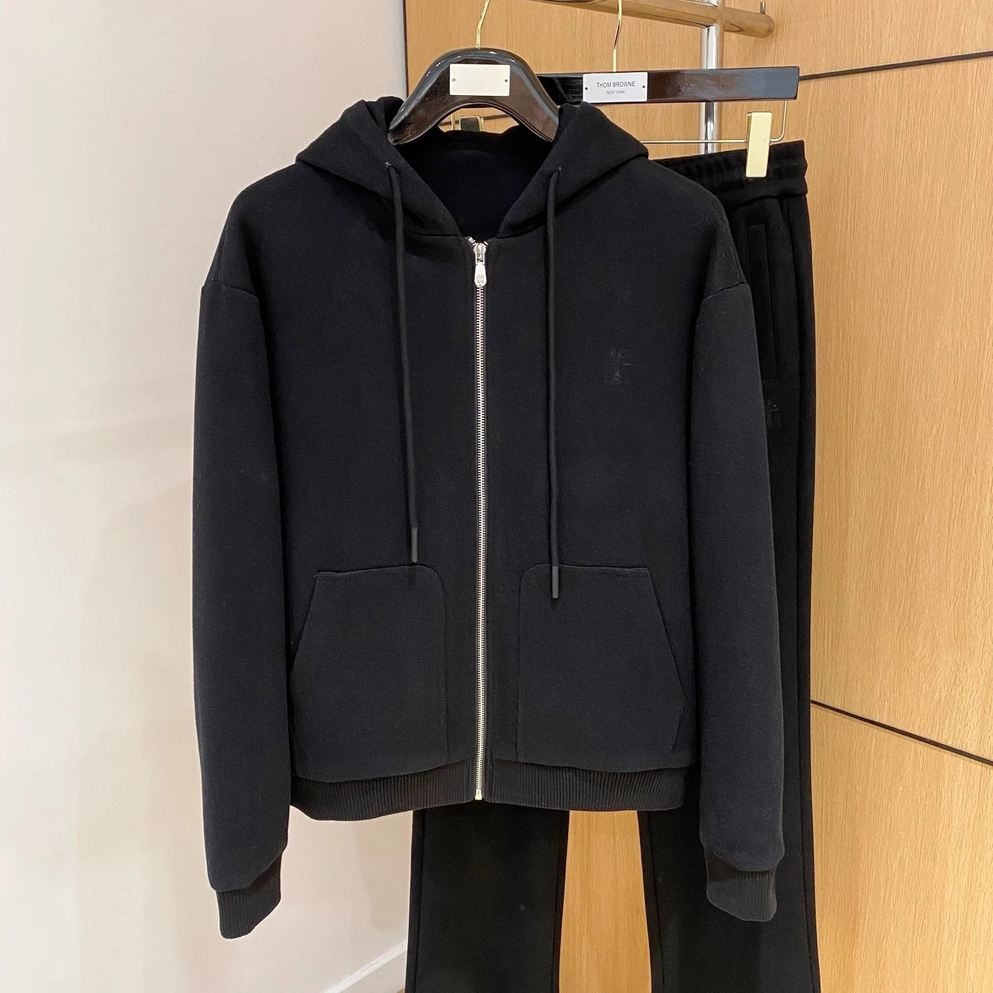 

BC Italy 25aw Solid Color Minimalist Men's Hooded Jacket Pants Set