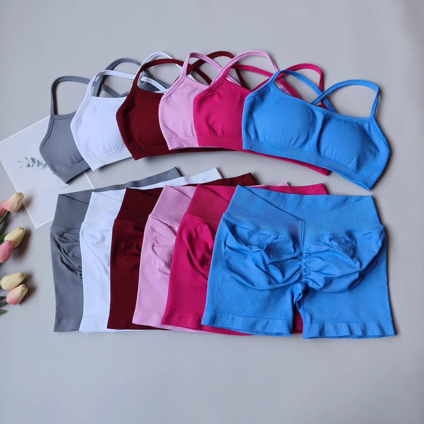 

Женский костюм для йоги из двух предметов, бесшовный костюм для фитнеса, спортивная одежда, спортивный бюстгальтер, ударные шорты, комплект для тренировок, спортивный костюм