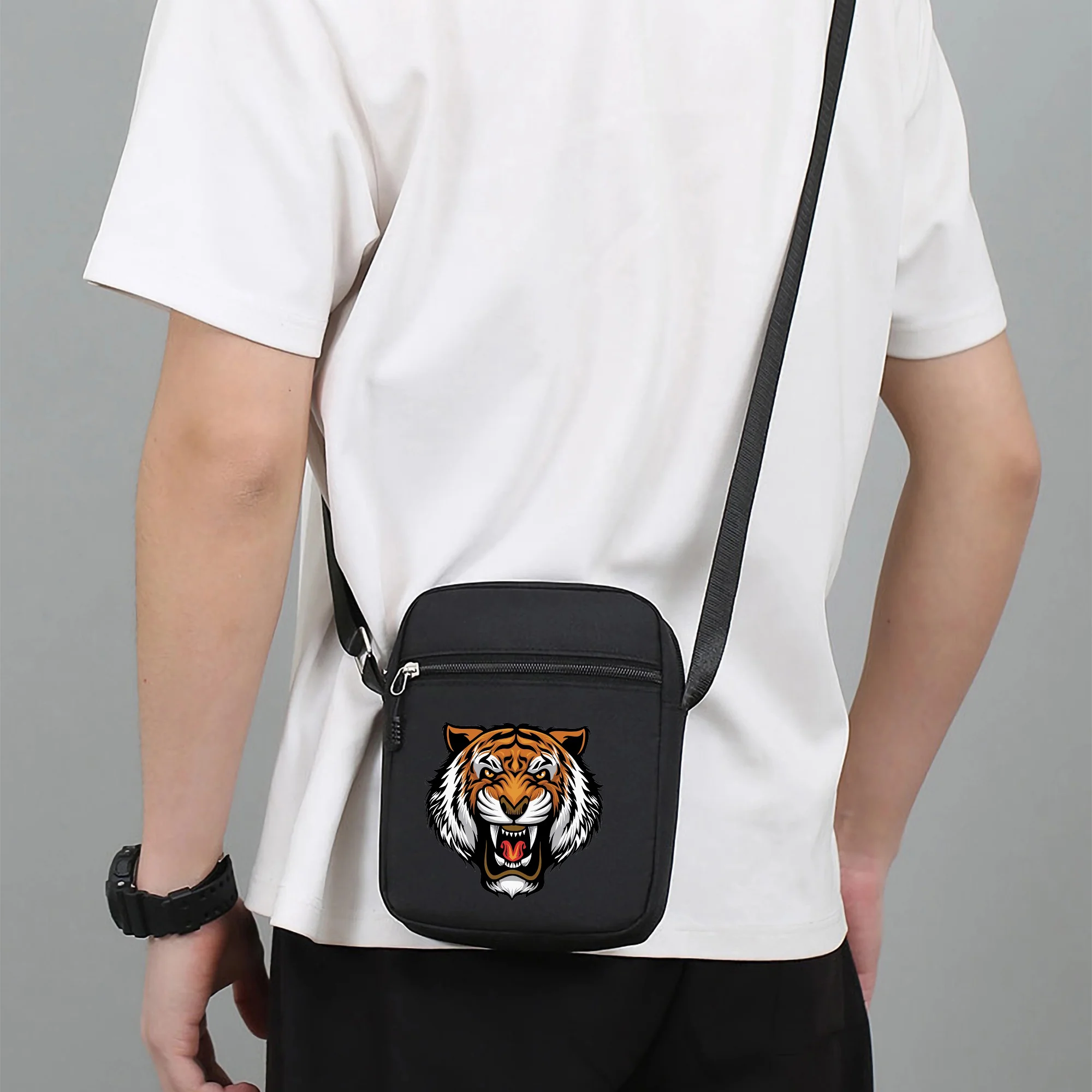 Миниатюрная сумка-Кроссбоди из ткани Оксфорд с принтом тигра, регулируемый наплечный ремешок, сумка на плечо, идеально подходит для ежедневных прогулок и поездок