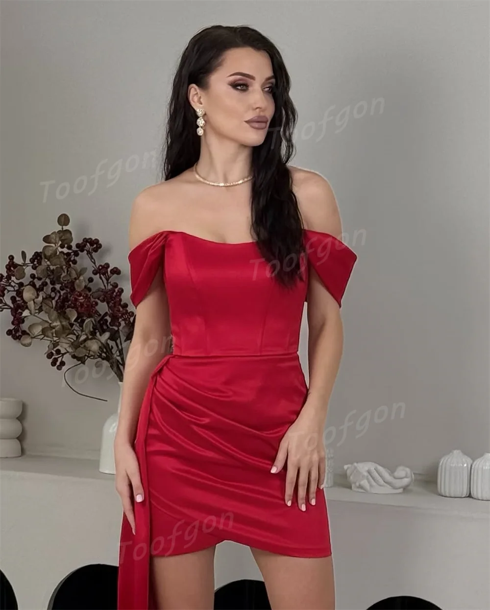 Toofgon قبالة الكتف الأحمر فساتين الحفلات المسائية قصيرة البسيطة حورية البحر فساتين حفلة موسيقية مخصصة عارية الذراعين فساتين الحفلات المناسبات الخاصة