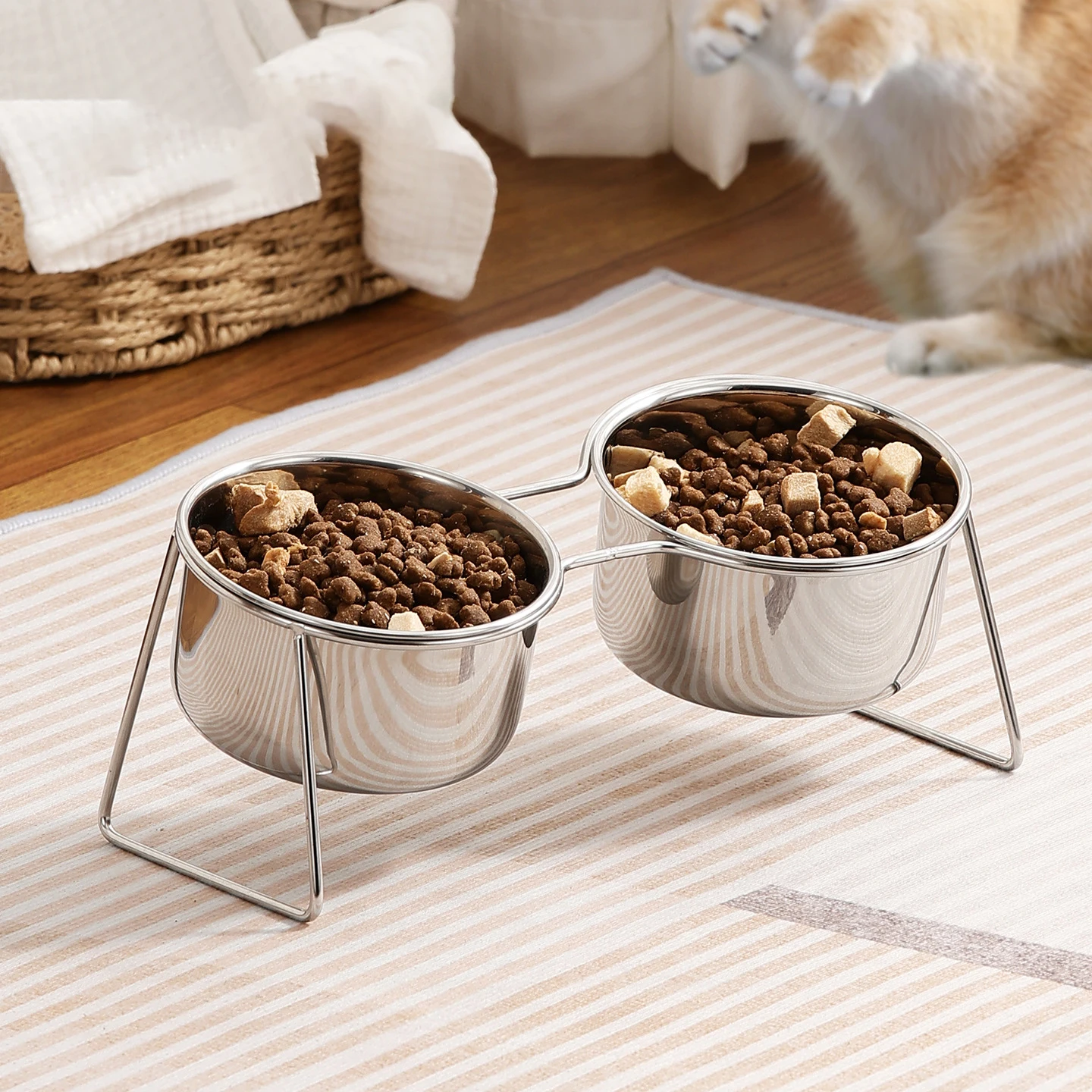 Katzenfutternäpfe aus Edelstahl mit Neigung und Nackenschutz, Bruchsichere Erhöhte Futterschale 15 ° Futternapf für Kätzchen und Welpen, Haustierbedarf – Detail 6
