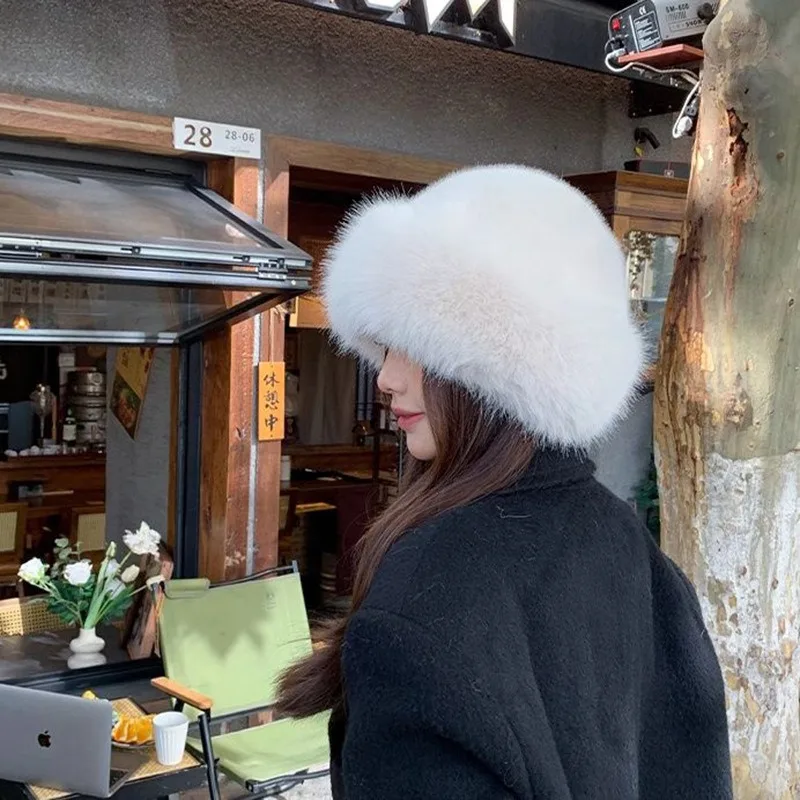 Autumn and Winter 2025 New Mongolian Hat Women's Fashion Fur Cap Fur Hat Brimless Plush Fluffy Skiing Riding Warm Caps MZr02