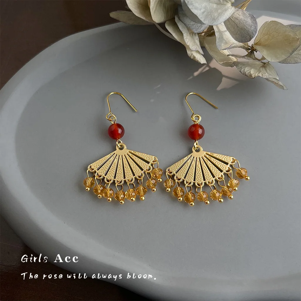 

Retro Chinese Ethnic Fan Tassel Earrings Red Agate Studs Women New Chinese Style Design Daily Wear Minority-inspired Jewelry