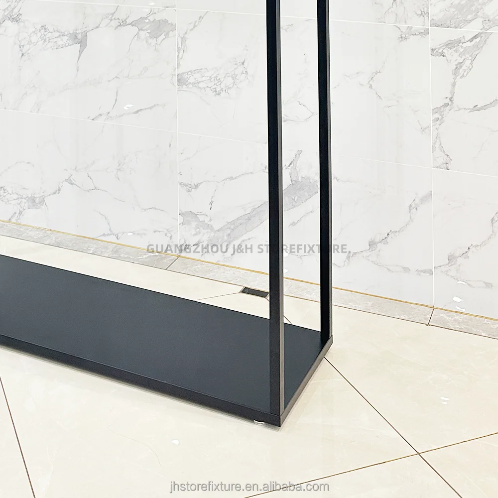 Rak Display Pakaian Custom dari Logam Hitam untuk Toko Ritel Pakaian Pria, Rak Display Garmen