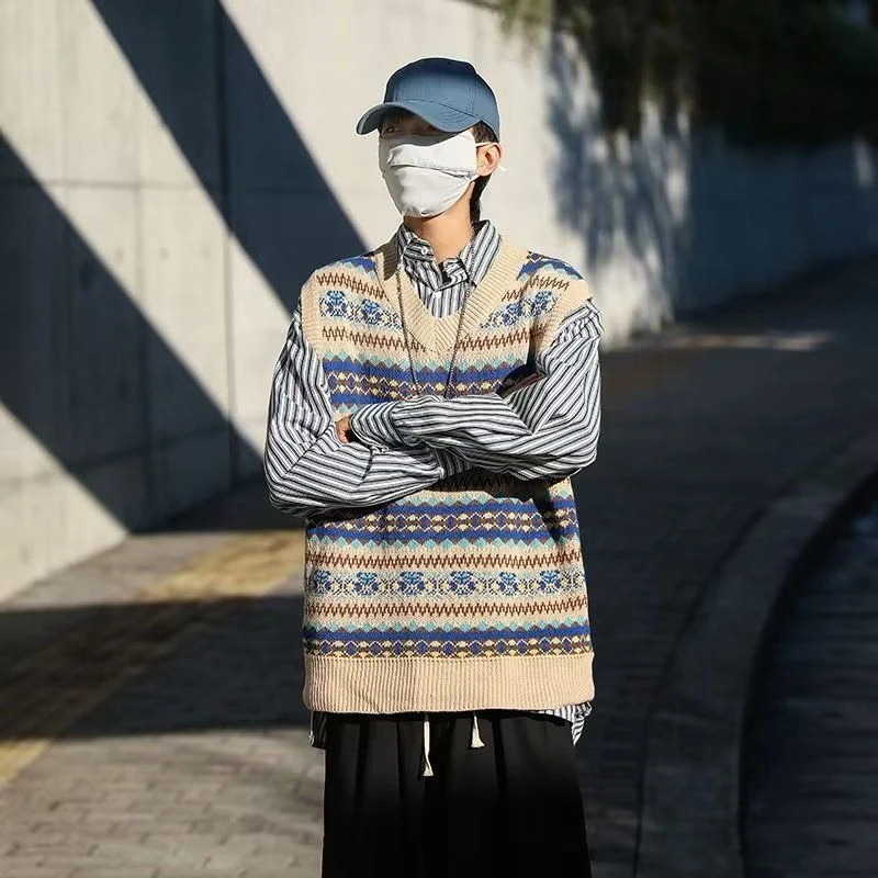 

Casual Japanese Retro Striped Knit Vest for Men V-Neck Pullover Layered Cardigan Youthful Korean Style Spring Autumn Versatile