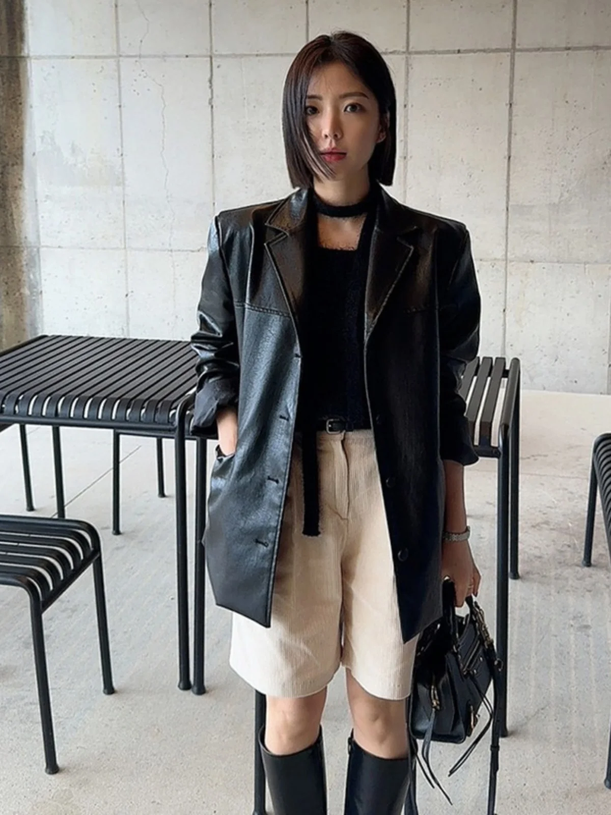 세련된 한국 스타일 PU 가죽 자켓 여성의 우아한 롱 코트 옷깃 유행 탑 트렌디 블랙 가죽 겉옷