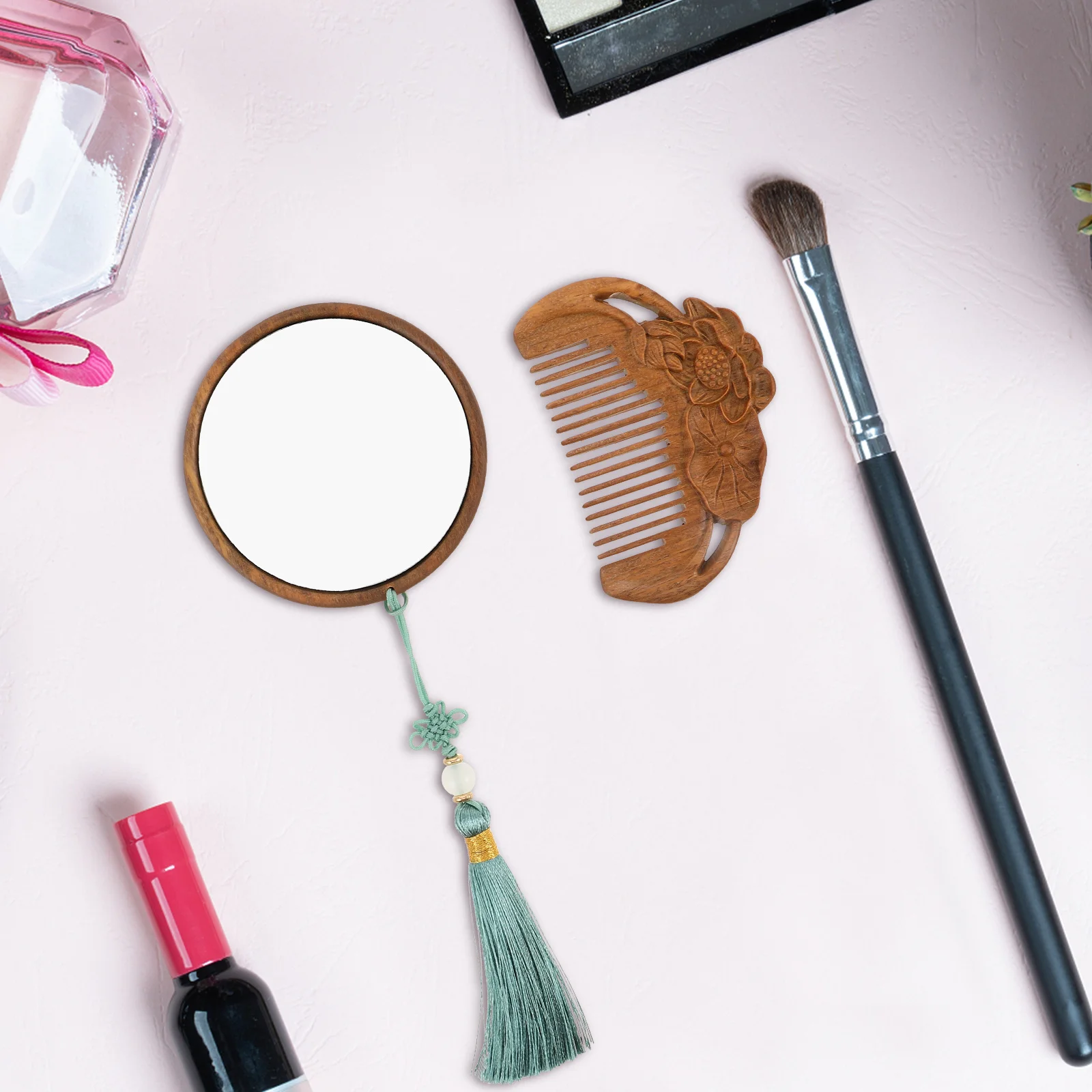 1Set Vintage Wooden Hand-Carved Comb Mirror Compact Portable Travel Makeup Mirror Gentle Hair Comb Set Elegant Design