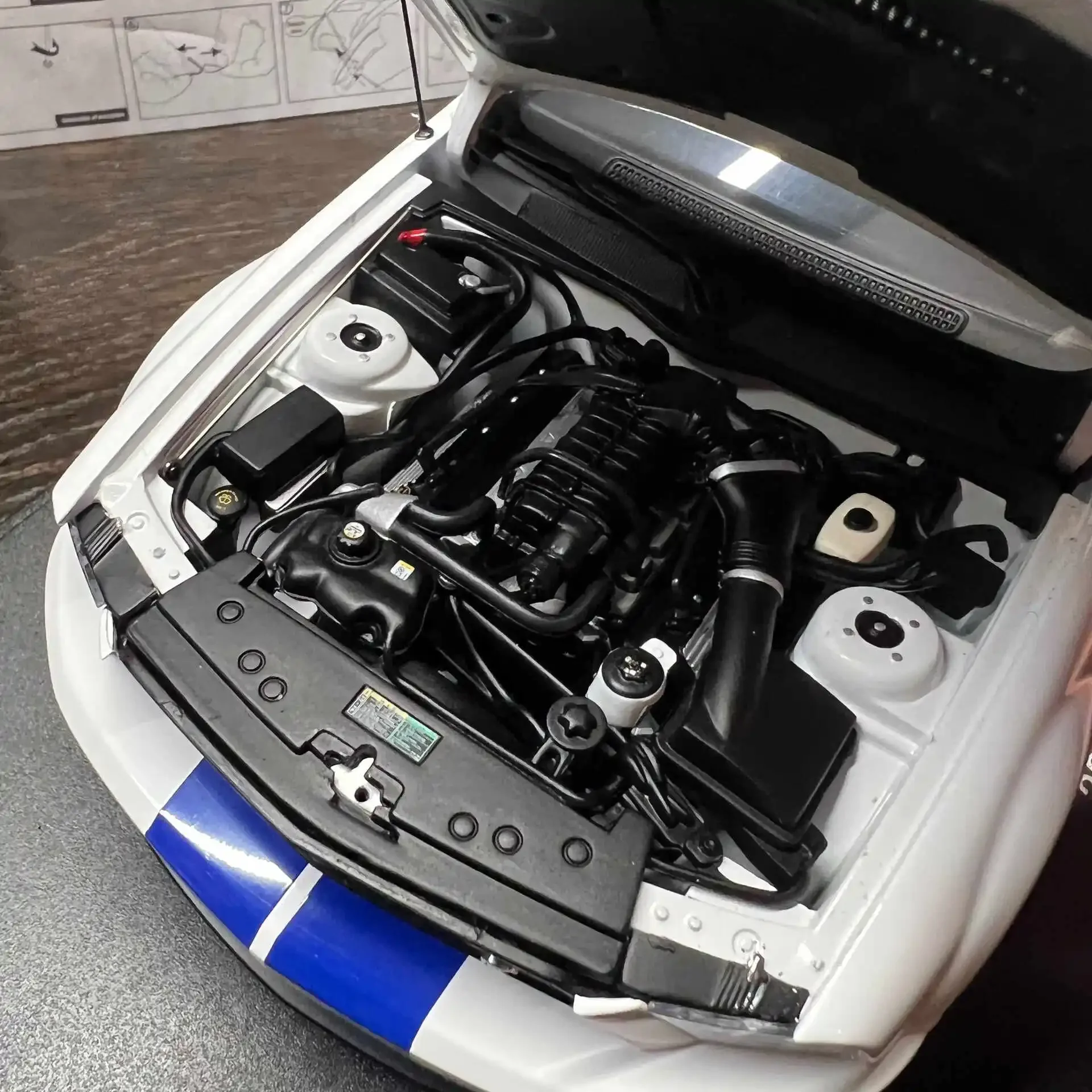 Autoart 1:18 Shelby GT500 2005 Simulatie Limited Edition Volledig Open Alloy Metalen Statisch Automodel Speelgoed Cadeau