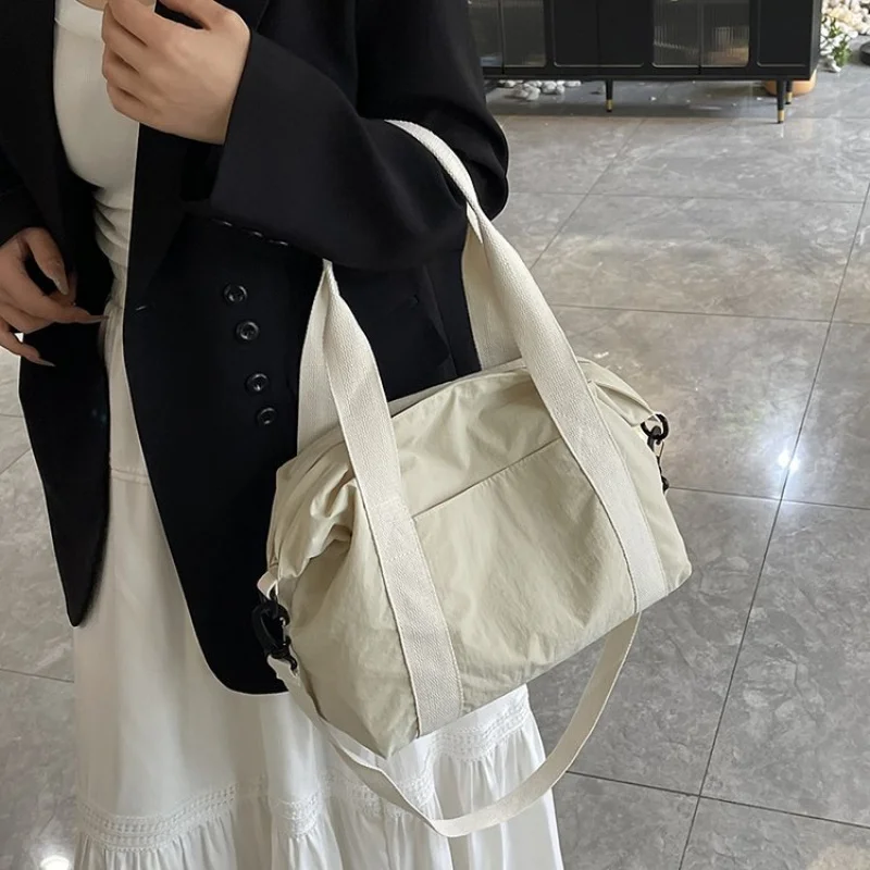 حقيبة كتف نسائية من الجلد ذات علامة تجارية فاخرة عصرية، حقيبة يومية أنيقة وكلاسيكية أنيقة #1