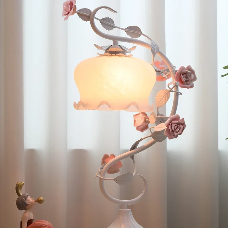 

Rose pastoral wrought iron decorative table , warm and romantic girl's bedroom bedside lamp, wedding room ever-bright gift l