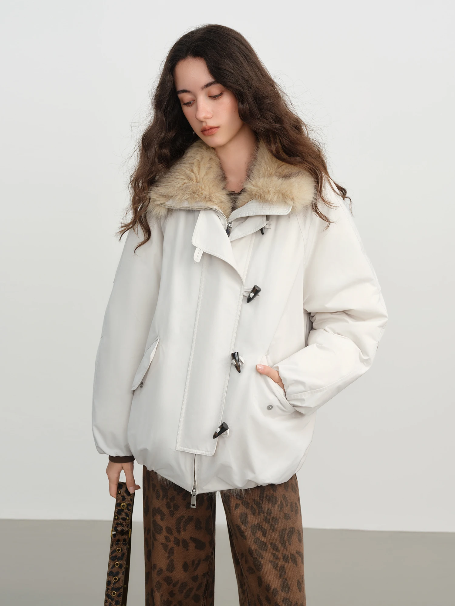 FSLE 2025 Winter Women Short Barn Style Jacket - Oversized Utility Parka Coat Plush Fur Collar Multi-Pockets for Casual Comfort