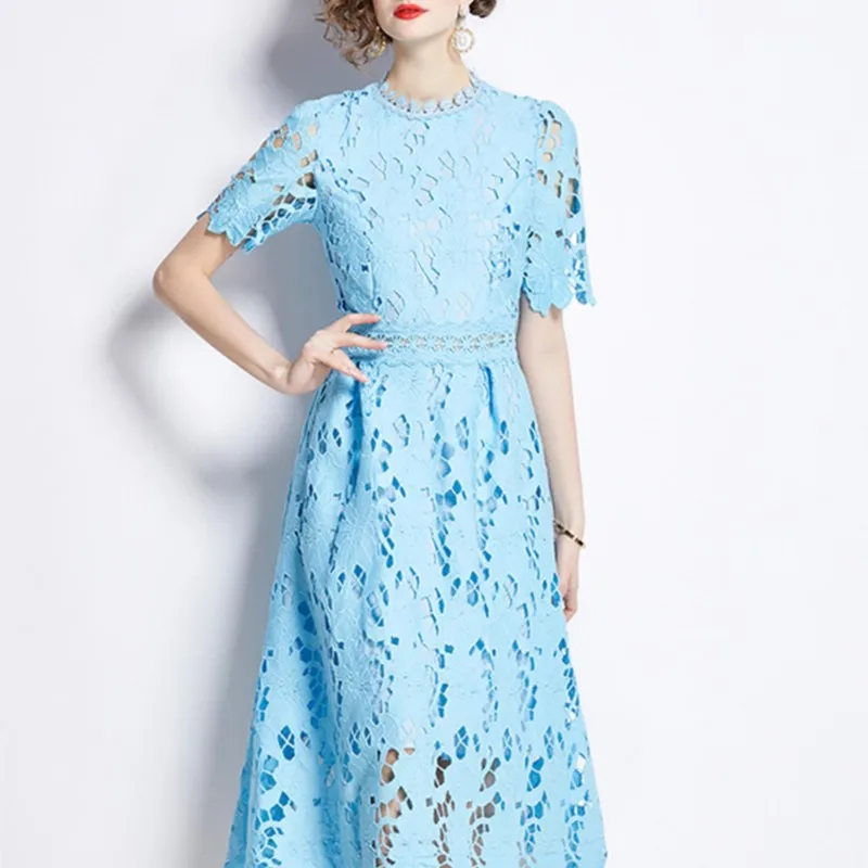 2025 Nieuwe hoogwaardige borduurkant holle jurken Damesjurken met O-hals en korte mouwen