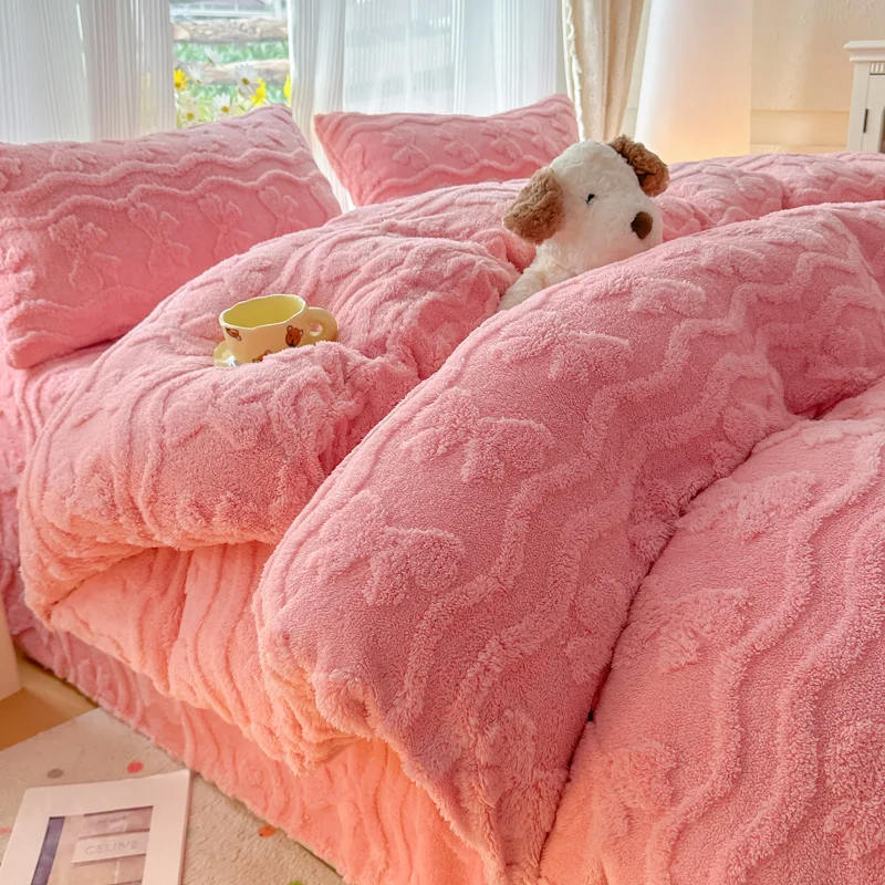 غطاء لحاف مخملي من التافي الجديد لعام 2025 غطاء لحاف مخملي للحليب سميك ودافئ لفصل الخريف والشتاء فراش وردي صديق للبشرة #1